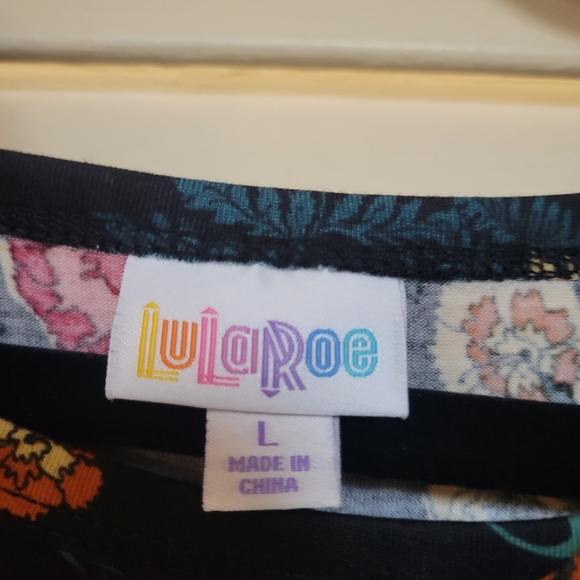 Lularoe Carly - Picture 2 of 4